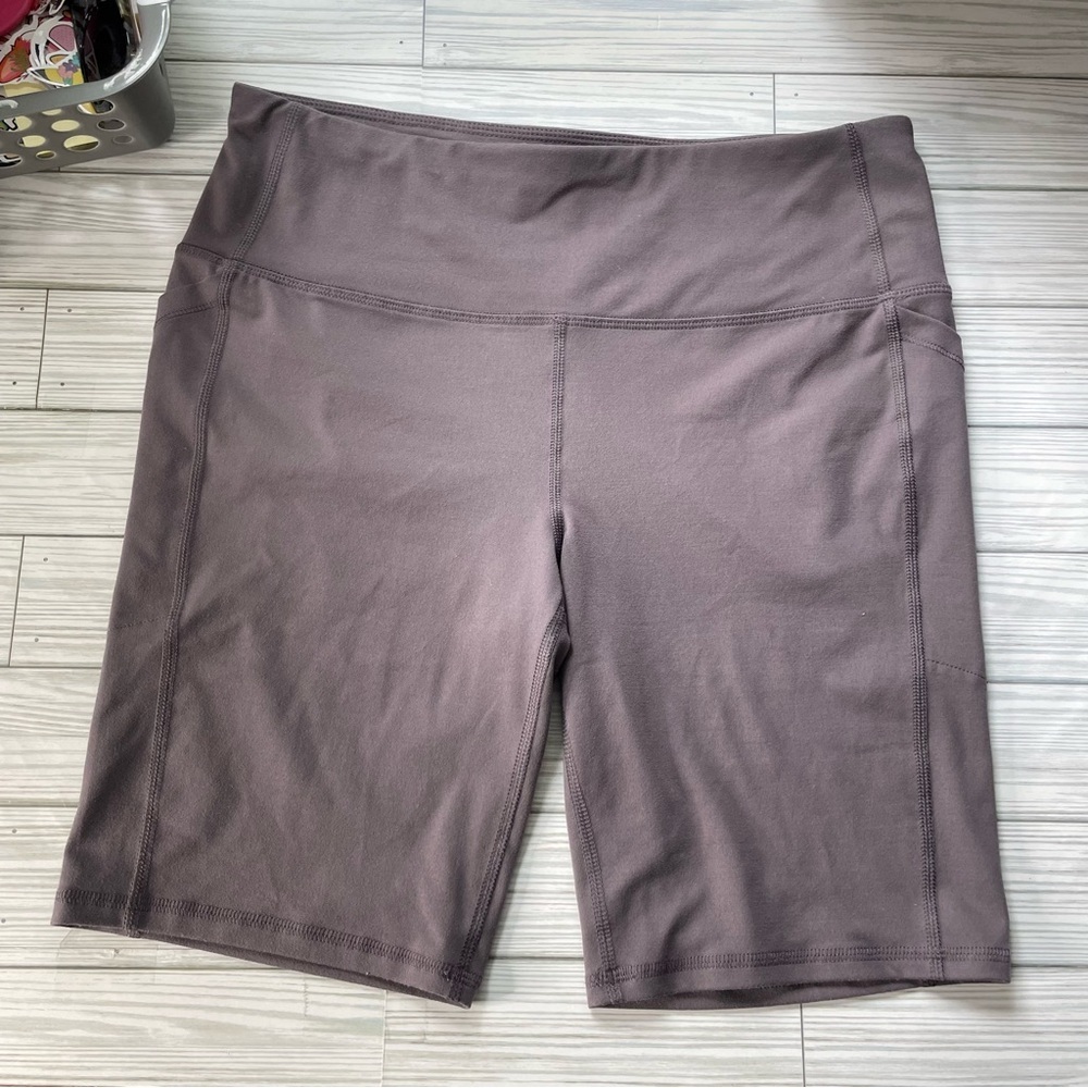 DSG Women's Mauve/Gray Bike Shorts size large